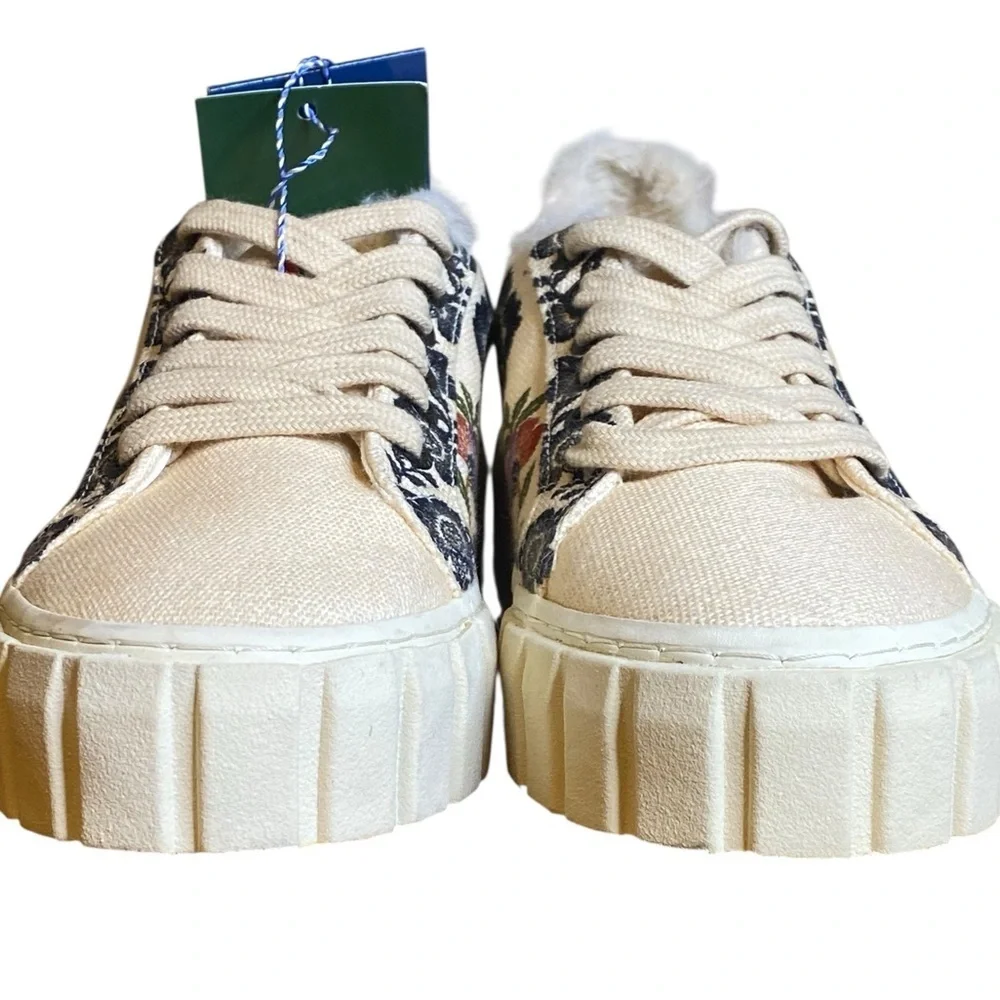 FARM Rio Romantic Garden Platform Sneakers Women’s Size 38.5 (size 8)
